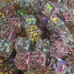 Lot of 50 Iridescent spotted square beads